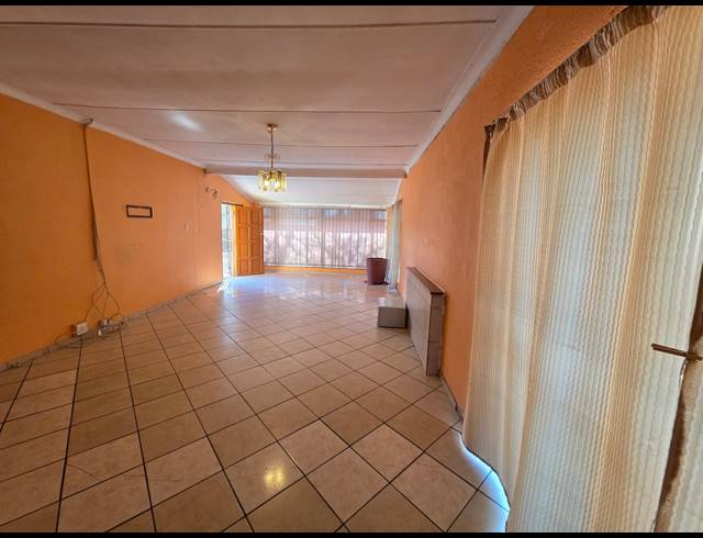3 BEDROOM HOUSE FOR SALE IN SASOLBURG EXT 15